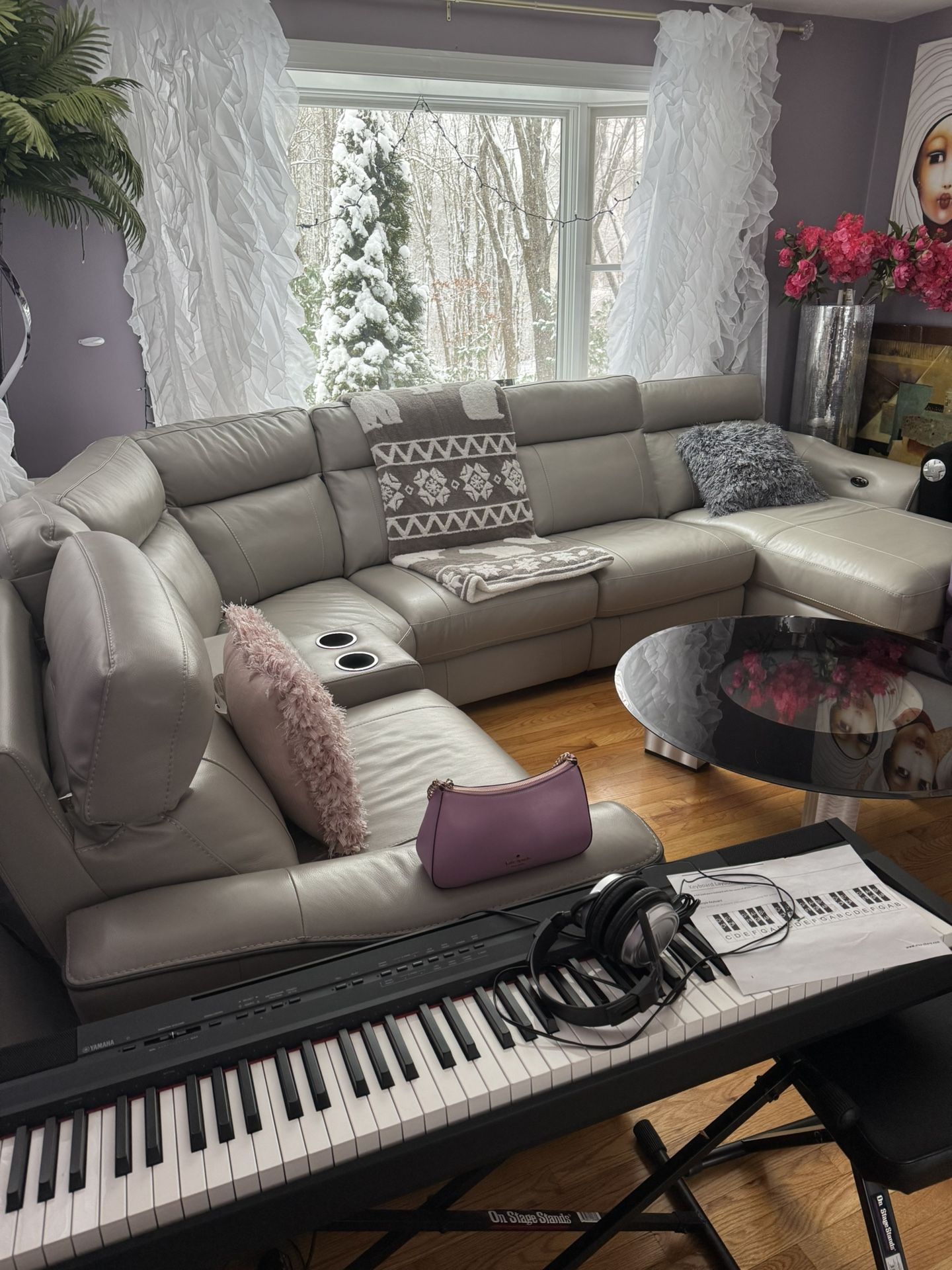 Like New Leather Sectional Couch With 2 Recliners 