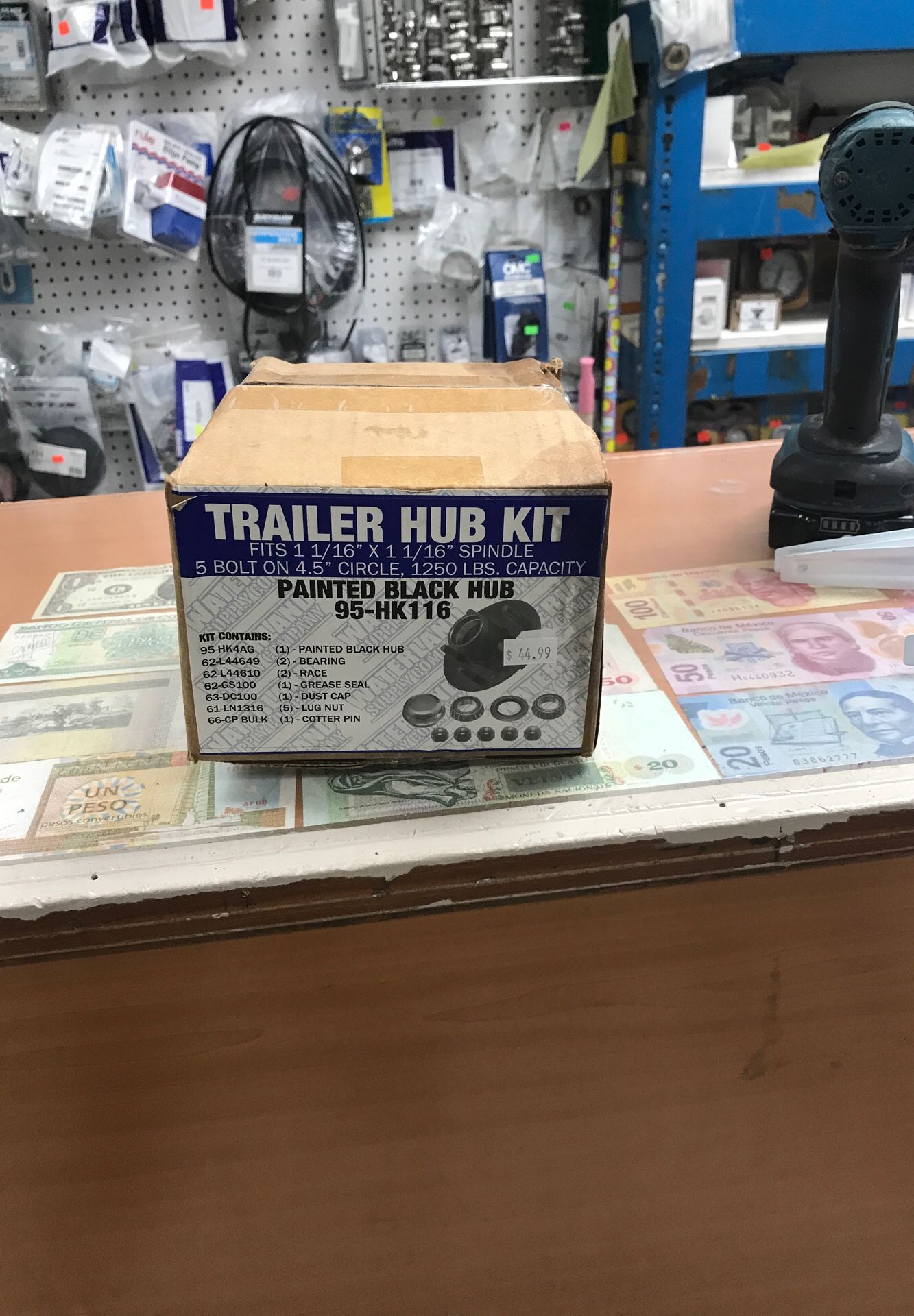 Jet ski trailer hub