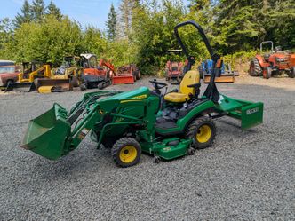 2020 John Deere 1025R Tractor Loader Mower Box Blade