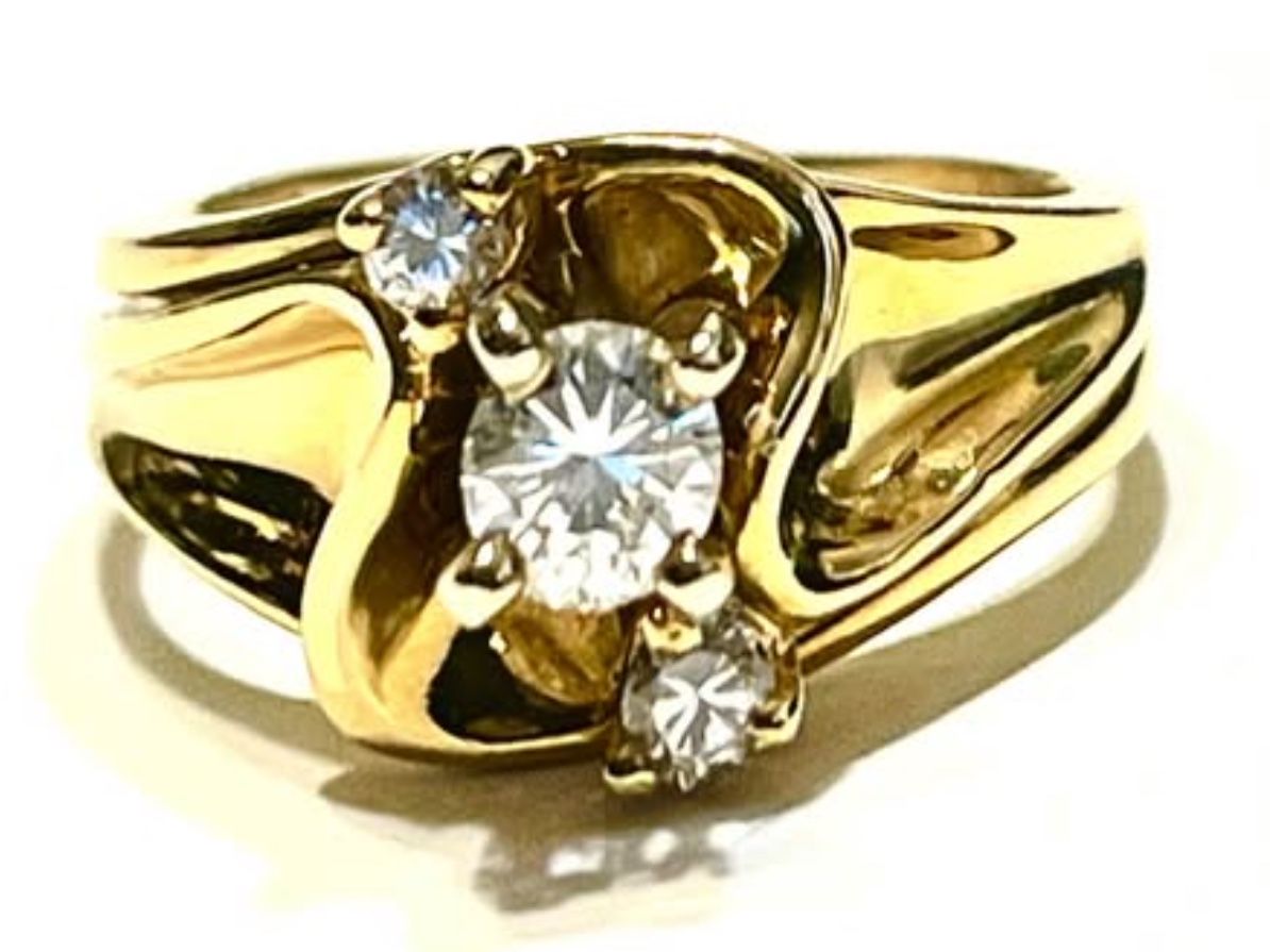 Woman’s -Modern 14k solid yellow gold natural Diamonds Wedding set size 5.75