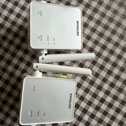 Two NETGEAR AC750 WIFI Range Extenders For Sale