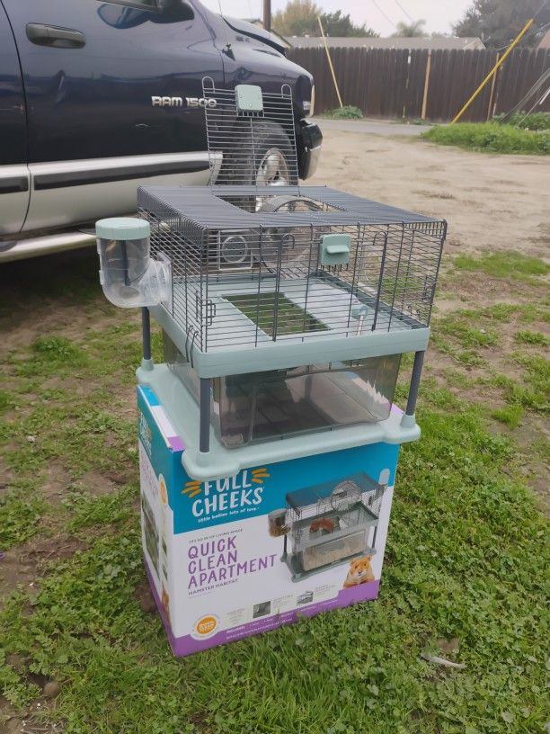 Full Cheeks Quick - Clean Apartment 