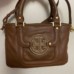 Tory Burch Leather Amanda Mini Satchel
Color - Driftwood

