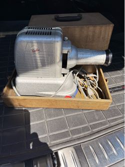 Slide projector