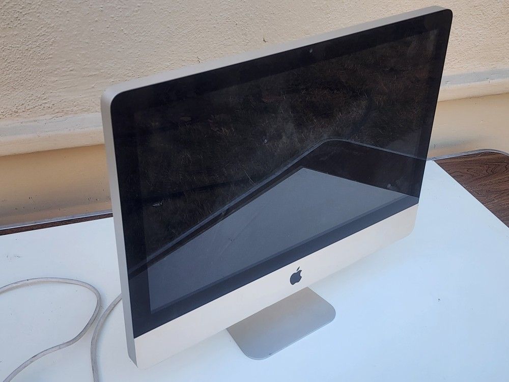 MAC DESKTOP COMPUTER