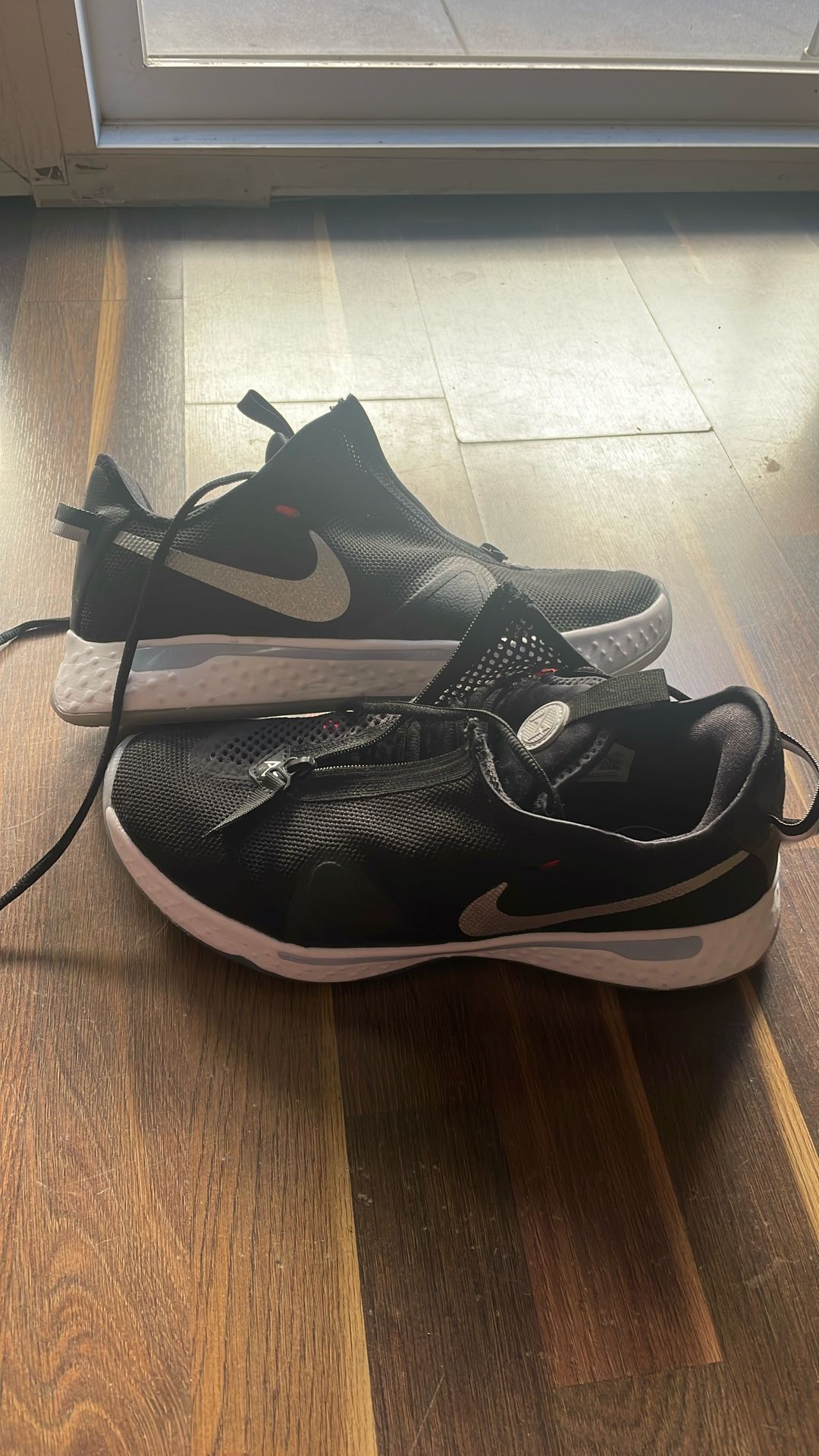 Nike Shoes Strobel