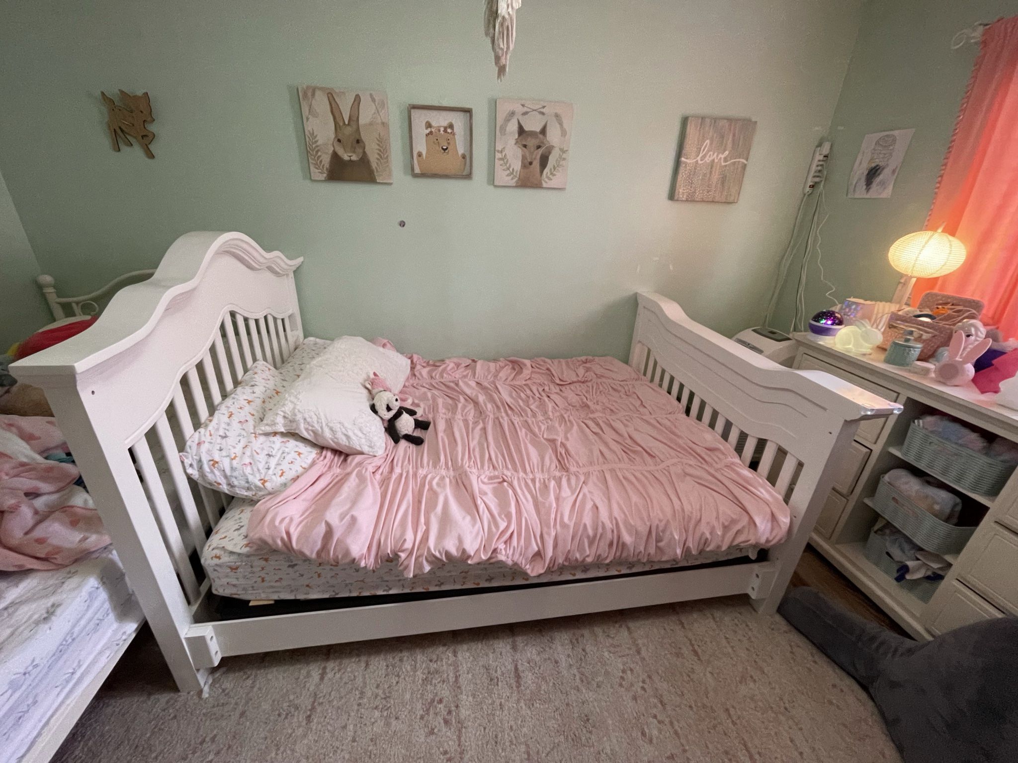 Baby appleseed best sale toddler bed conversion