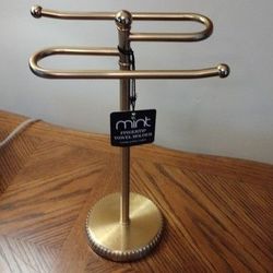 NEW ! Fingertip Towel Holder