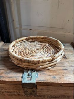 Circular Basket Tray