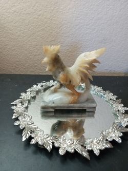 GORGEOUS Hand carved variegated Onyx Rooster 5" Figurine on Pedestal Made in Italy

