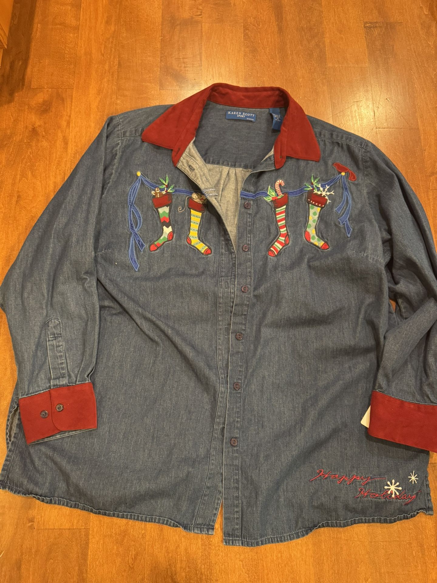 Woman’s Ugly Christmas Karen Scott Vintage Button Down Shirt Shipping Available