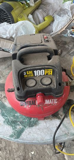 Central Pneumatic 3 Gallon Oilless 100 PSI Air Compressor with hose