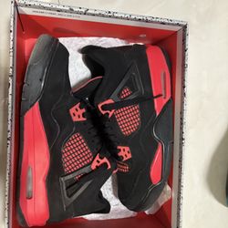 red thunder jordan 4’s