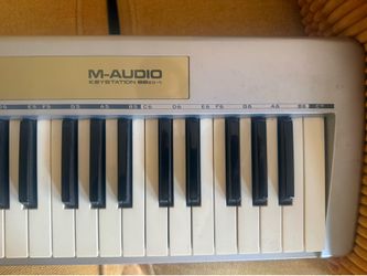 M-Audio Keystation 88es Midi Keyboard Controller