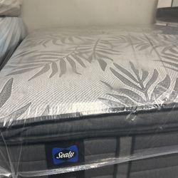 Sealy Posturepedic Queen And King Mattress