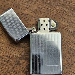 Mini Zippo Lighter. Great Condition