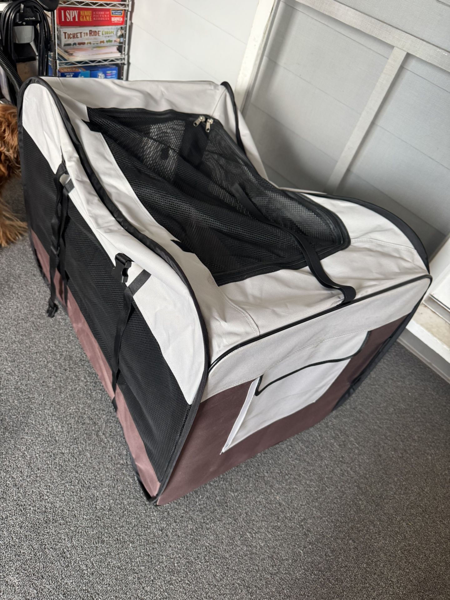 Dog Kennel and Crates for Medium Dogs, Portable Pop Up Indoor Pet Cage with Sturdy Wire Frame, Collapsible Travel Crate Soft Sided