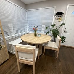 Breakfast nook: dinning table + l  shaped bench