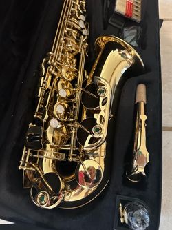Nice Gold Alto Saxophone with New Mouthpiece and Box of Reeds $350 Firm