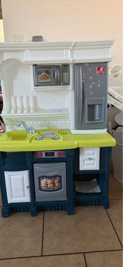 Kids play kitchen