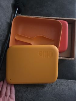 Dog food tray with lid and spoon