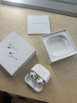 Apple AirPods with Charging Case