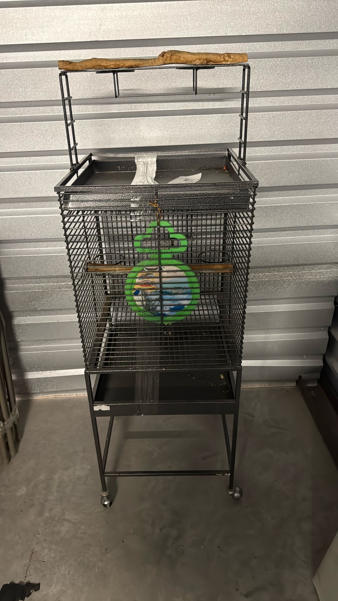 Bird Parrot Large Floor Standing Cage On Weeks