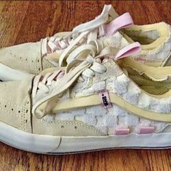 RARE UNSTRUCTURED VANS