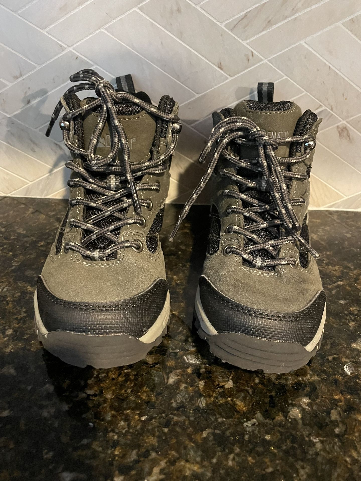 DENALI Buck Boys Size US 13 Hiking Boots