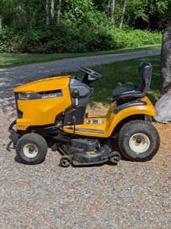 Lawn tractor