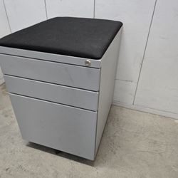 Metal File Cabinet For Legal Or Letter Size 