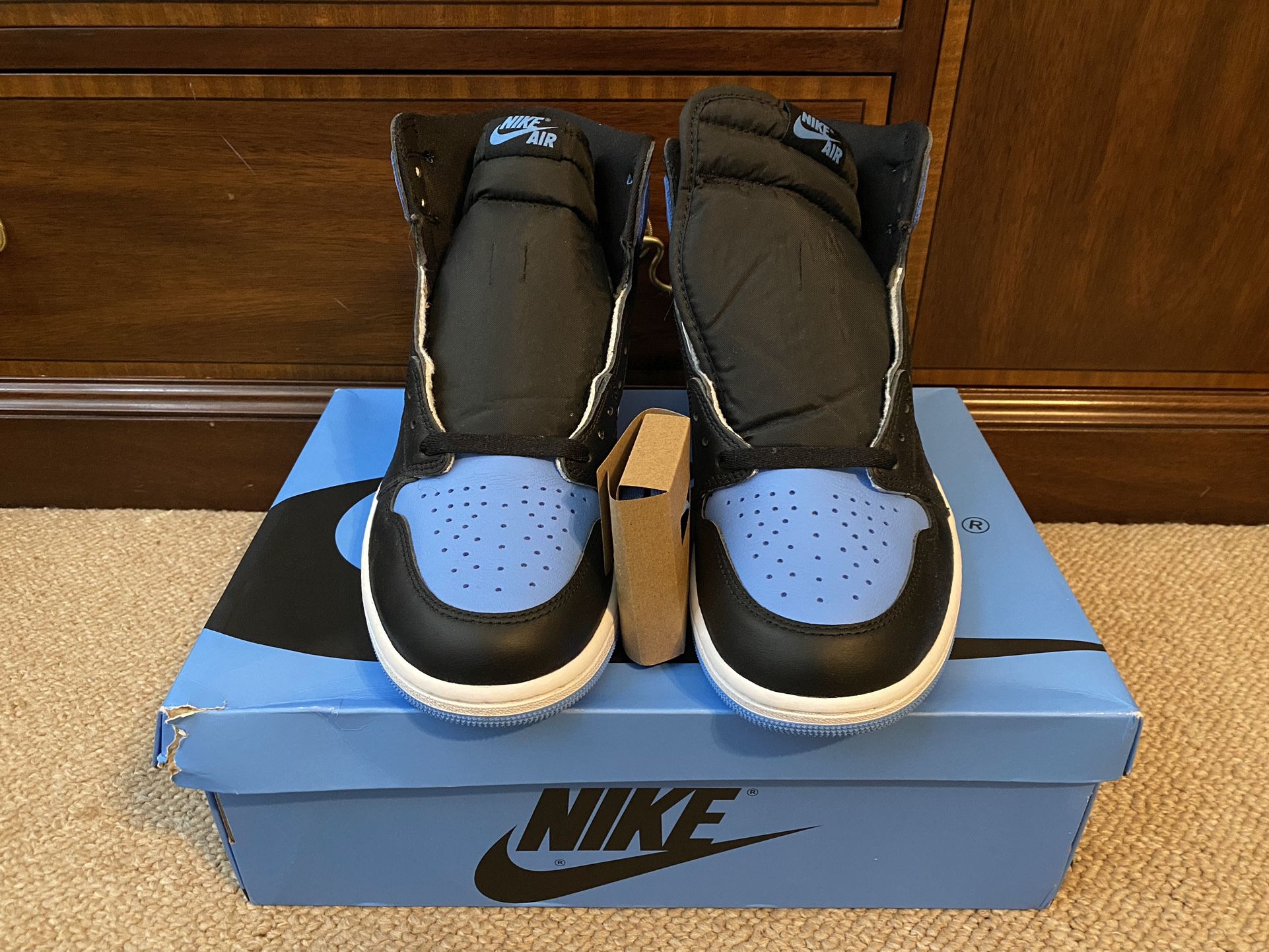 Air Jordan 1 UNC Toe