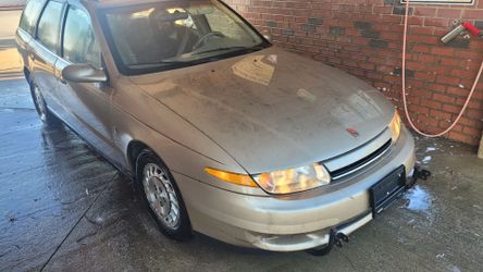 2001 Saturn LW2