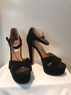 Steve Madden open toe heel (size 7)
