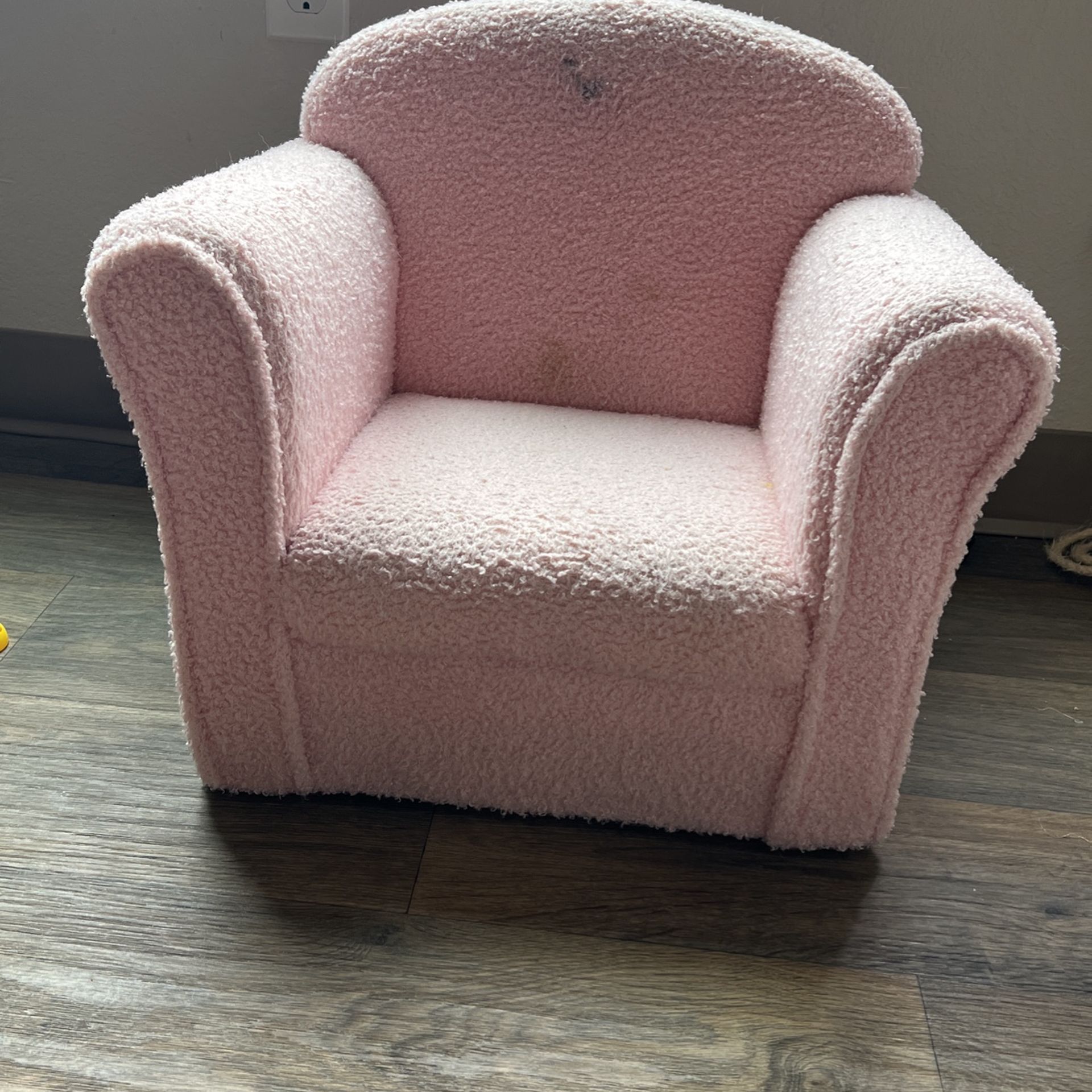 Kids Pink Chair