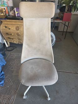 Office  chair  💺