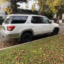 2003 Toyota Sequoia