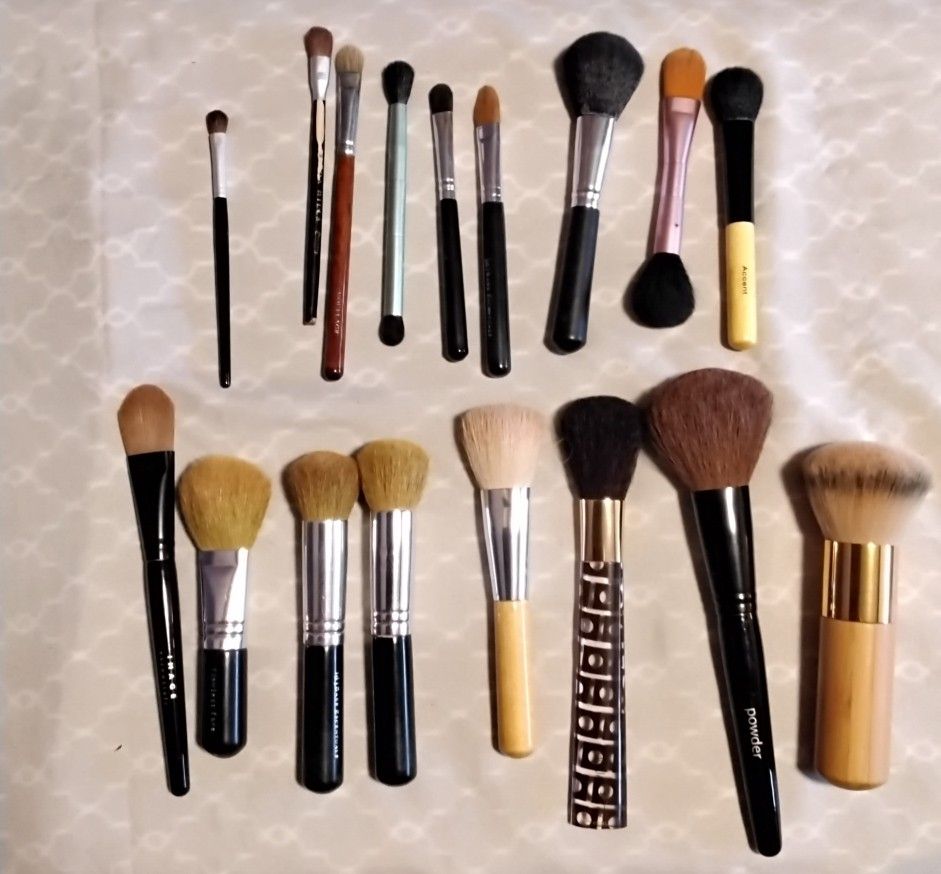 Makeup Brushes with Mkup Bags and Shadows (YES AVAILABLE, PLEASE DONT ASK)
