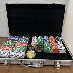 Professional Poker Chip Set with Case from https://offerup.com/redirect/?o=VGhlUG9rZXJTdG9yZS5jb20=