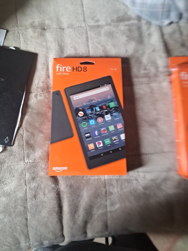 Fire HD 8 Tablet And Docking Station