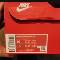 Womens Brand New In Box Nike