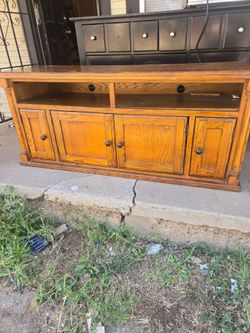 Entertainment center