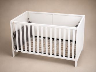 Graco White Convertible Baby Crib