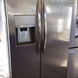 Frigidaire Side By Side Refrigerator 