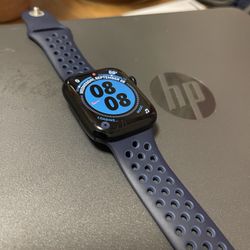 Apple Watch 7 NIKE EDITION 45mm