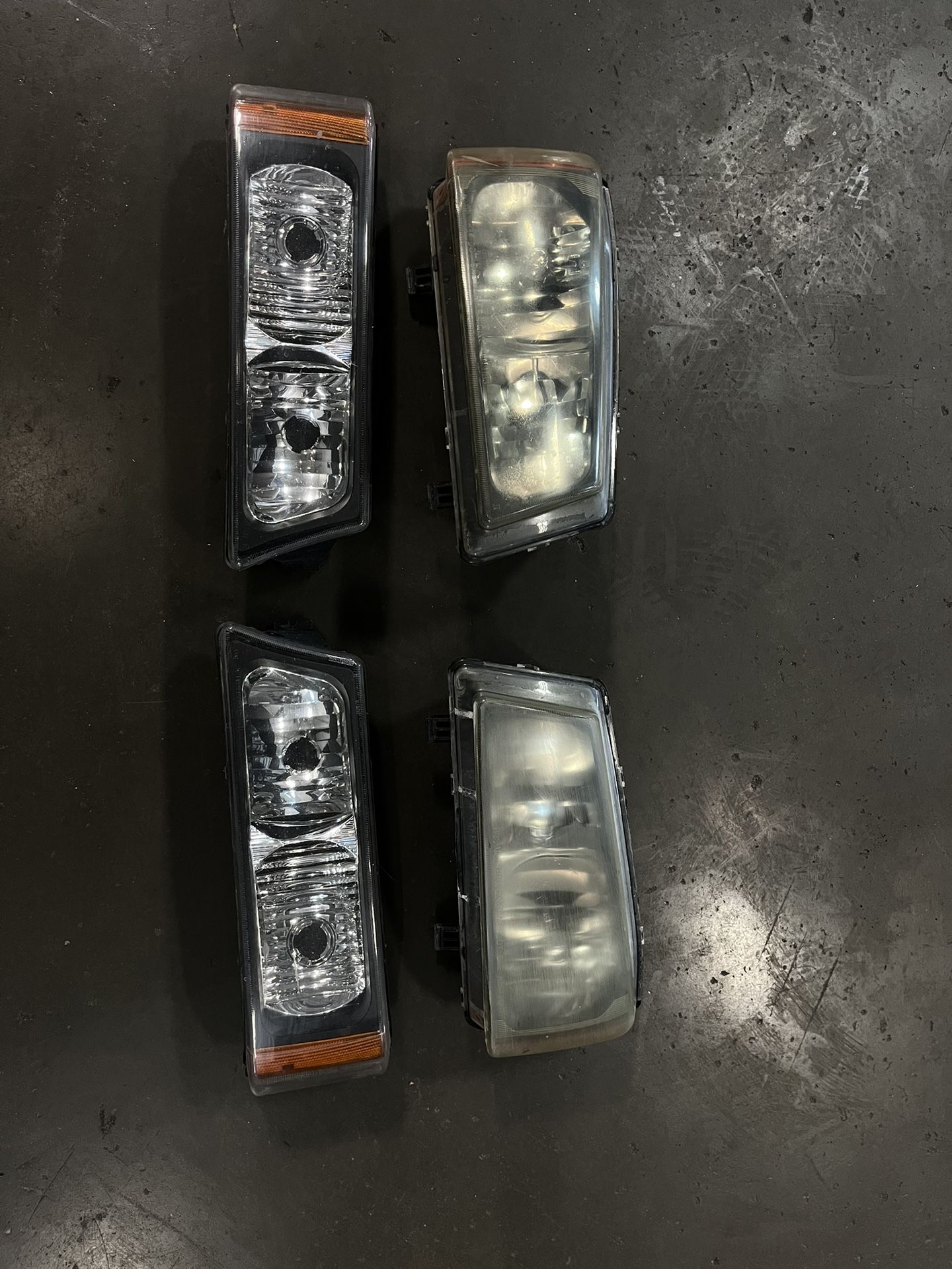 2005 Chevy Silverado 1500 headlights 