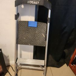 Kobalt Folding Step Ladder 