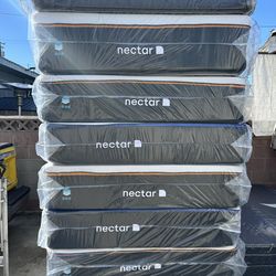 Nectar Mattress.   Nectar Classic 13" Medium Firm  Queen Mattress
