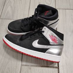 Jordan 1 Mid 