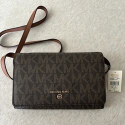 Michael Kors Crossbody Wallet